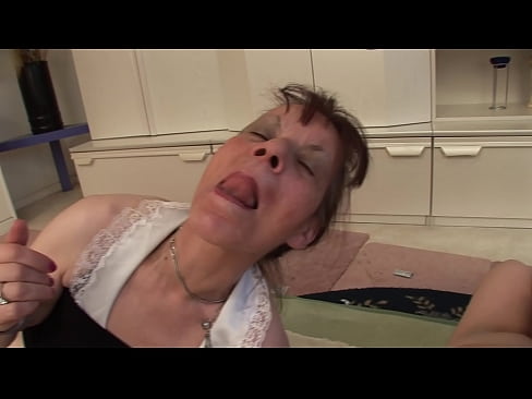 ❤️ Dua nenek dan satu kakek memiliki threesome ❤️ Video seks pada kami id.ixiporn.ru ️