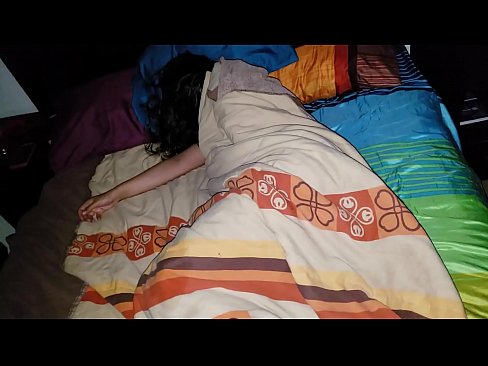 ❤️ Anak tiri memarahi ibu tirinya yang masih muda saat dia tidur. ❤️ Video seks pada kami id.ixiporn.ru ️